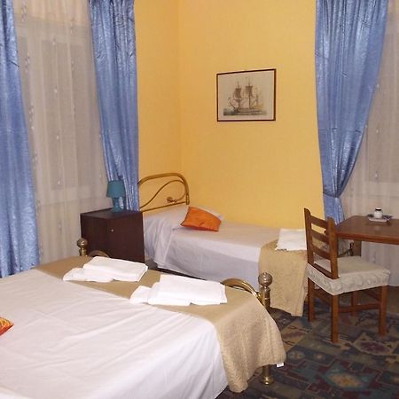 Victoria Bed and Breakfast Catánia Buitenkant foto