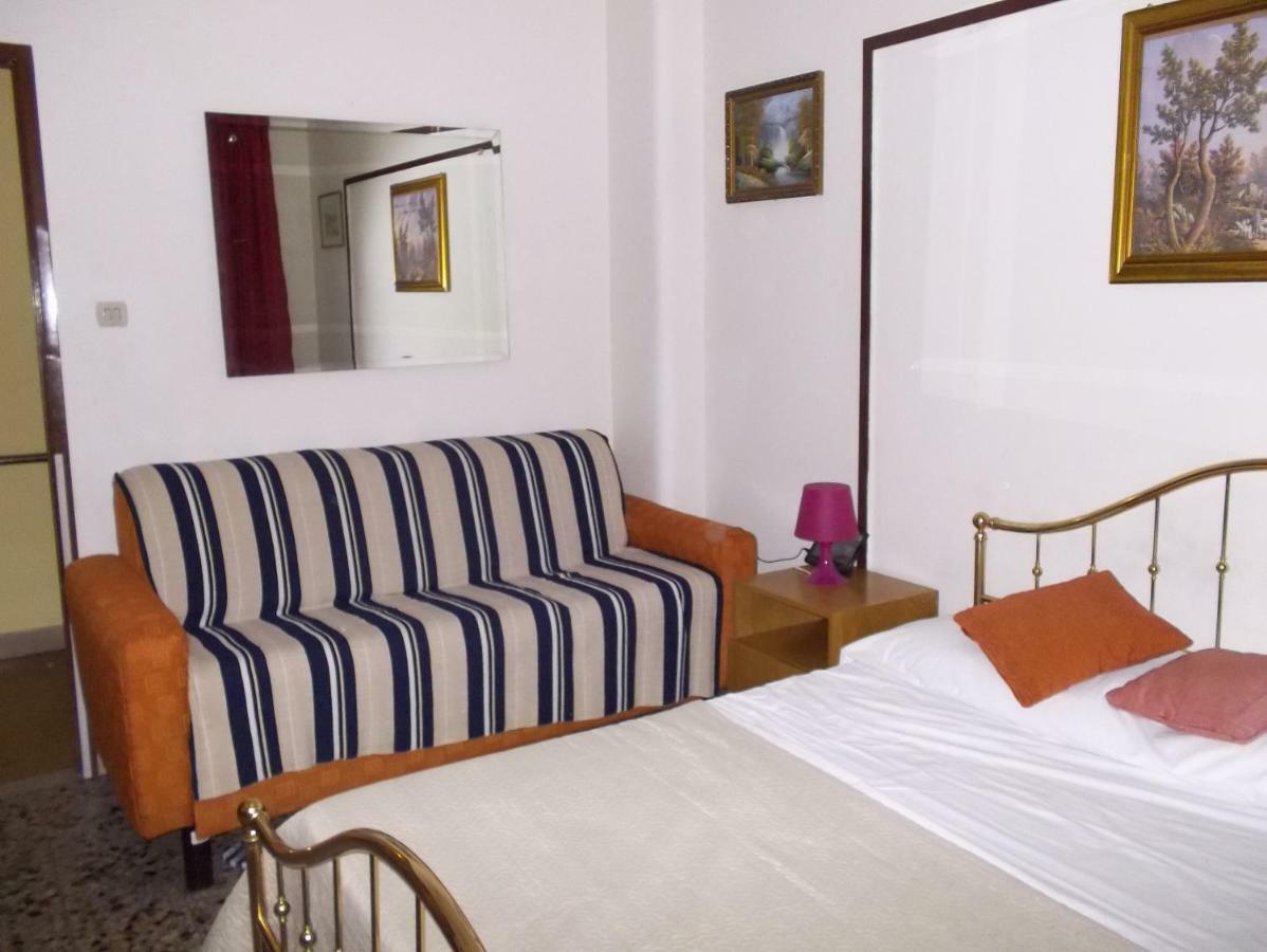 Victoria Bed and Breakfast Catánia Buitenkant foto